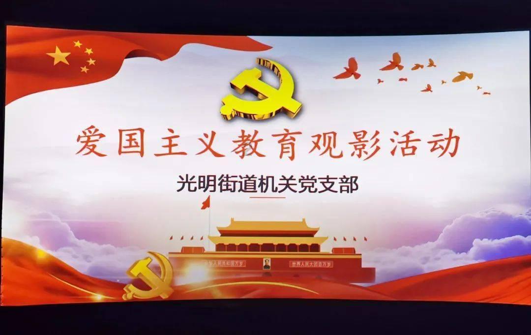 救援聪明的小女生