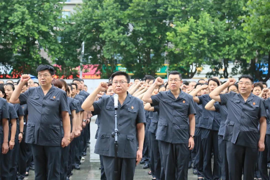 杨虎城遗孀守寡半辈子，抚育6名非亲生儿女，死后葬在烈士陵园