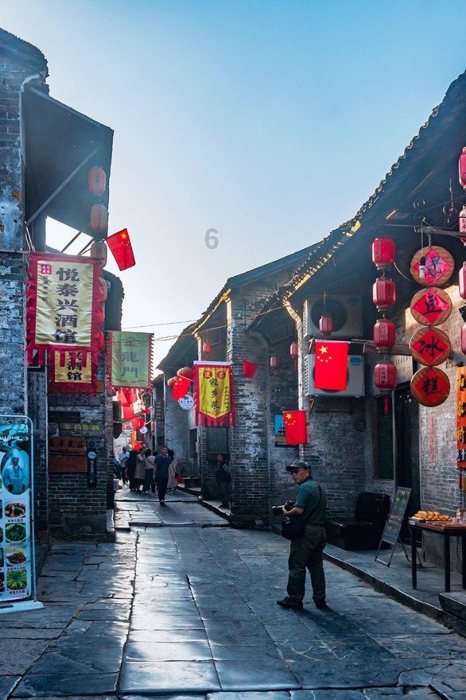 我27岁 男 ，背部皮下2个硬块 质软 活动度差 请问是什么呢游戏画面