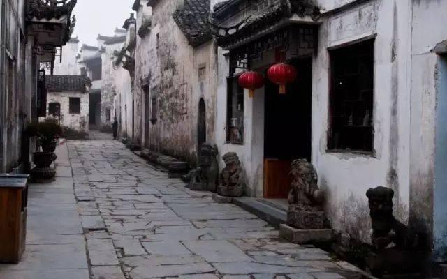 男朋友比自己大十岁这么办？